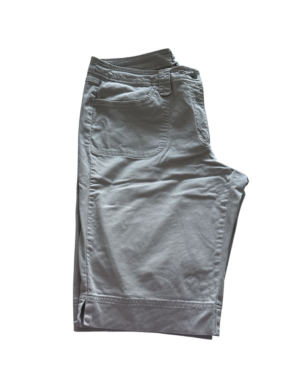Chicos Woman’s khaki color Casual Knee-Length Shorts. Sz/ 2 - Picture 4 of 10